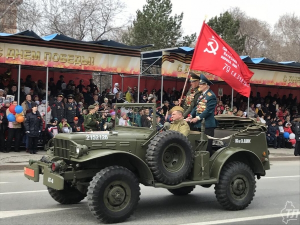Участник Парада Победы 1945 года и Герой России возглавили колонну ветеранов на параде в Тюмени Участник Парада Победы 1945 года и Герой России возглавили колонну ветеранов на параде в Тюмени