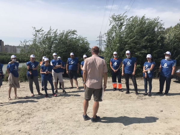 Корпоративные волонтеры собрали у озера Алебашево 25 мешков мусора