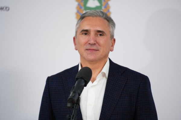 Более тысячи вопросов поступило на прямую линию губернатора Тюменской области Александра Моора Более тысячи вопросов поступило на прямую линию губернатора Тюменской области Александра Моора